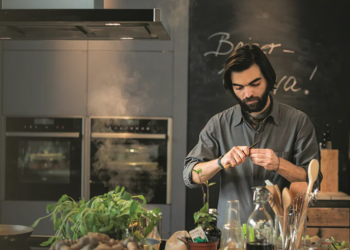 Knees: Quality Home and Electrical Appliances with a Heritage of Excellence