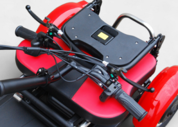 Betty & Bertie: Revolutionizing Mobility with Compact, High-Performance Scooters