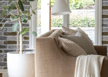 Commomy Decor: Easy Wall Updates With Peel-and-Stick Design